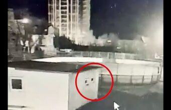 Приведение на площадке у школы приведение